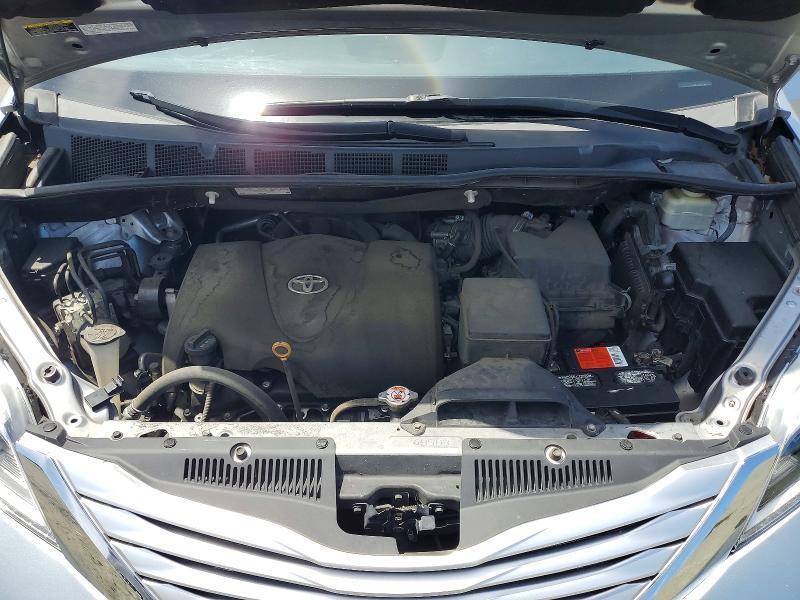 2017 Toyota Sienna Limited Premium 7-passenger