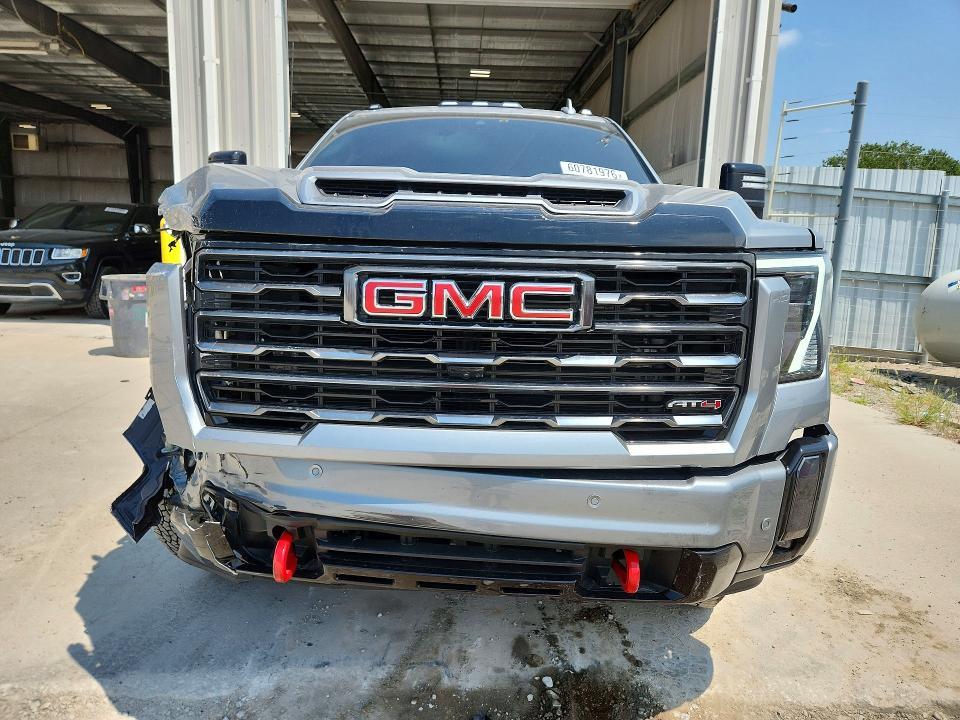 2024 GMC Sierra K2500 AT4