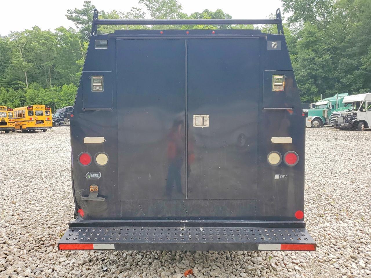 2015 Ford Econoline E350 Super Duty Cutaway Van