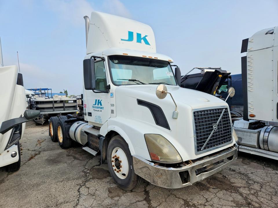2012 Volvo VNL Semi Truck