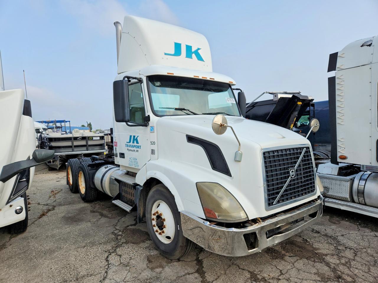 2012 Volvo VNL Semi Truck
