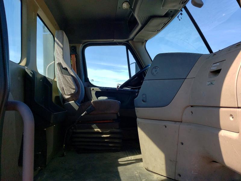 2018 Freightliner Cascadia 113 Semi Truck