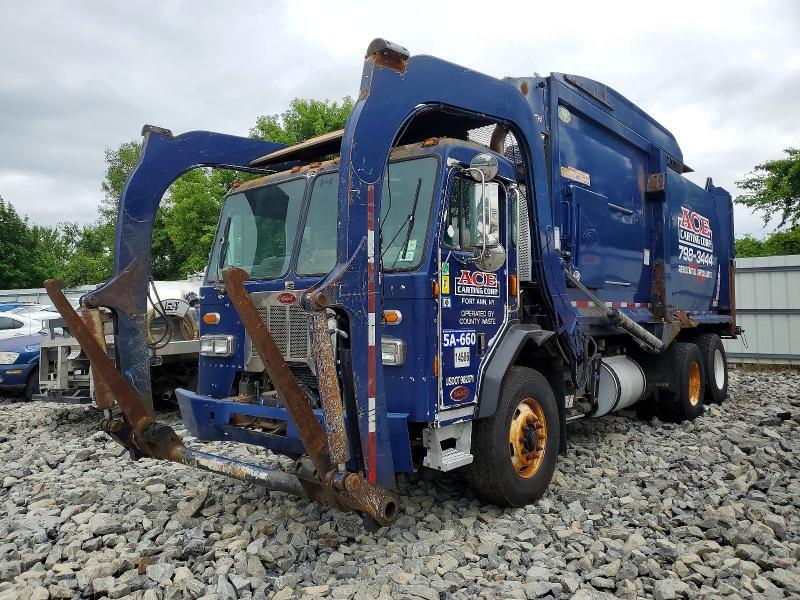 2016 Peterbilt 320 Refuse Truck