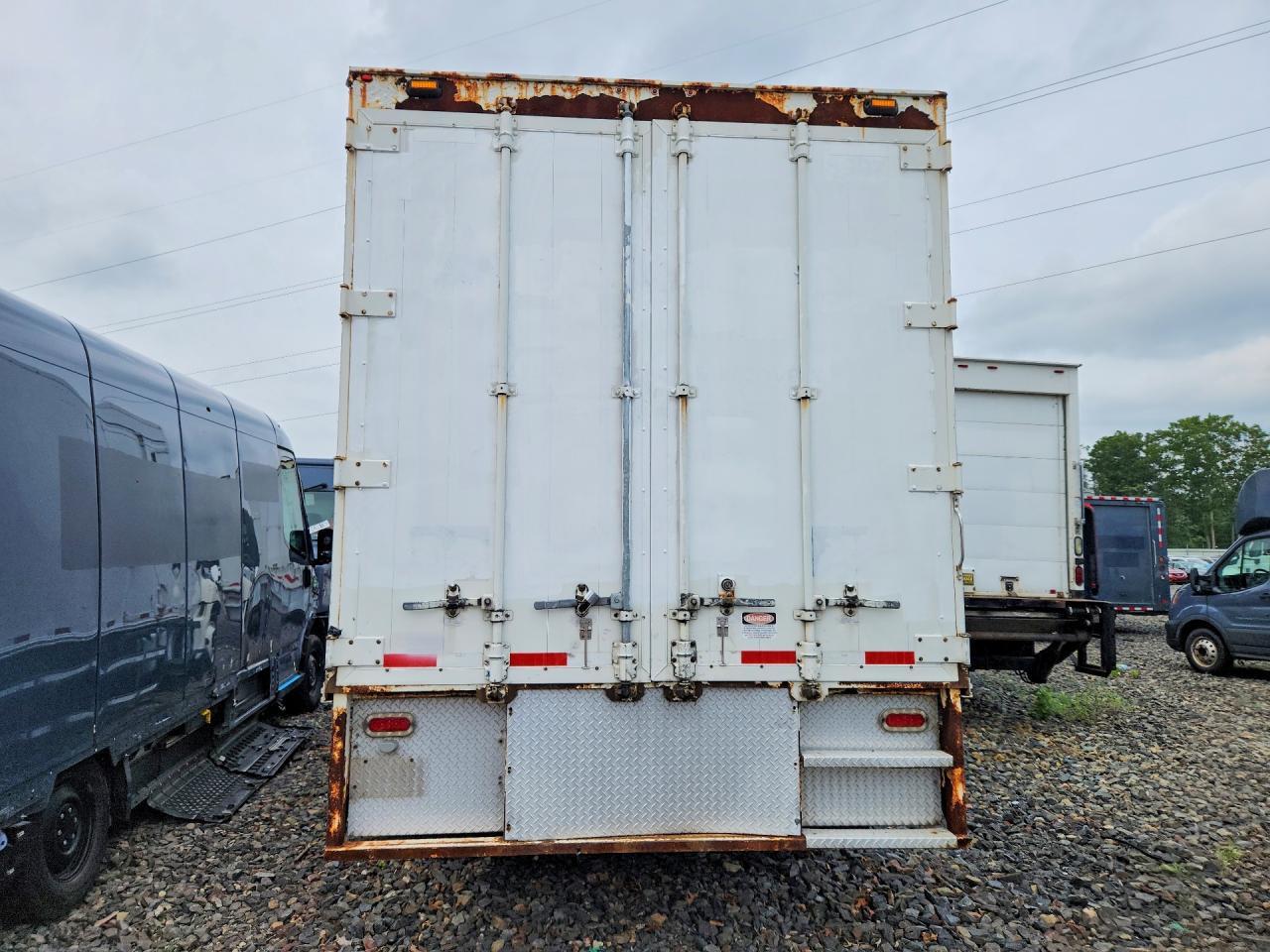 2011 Hino 338 BOX Truck