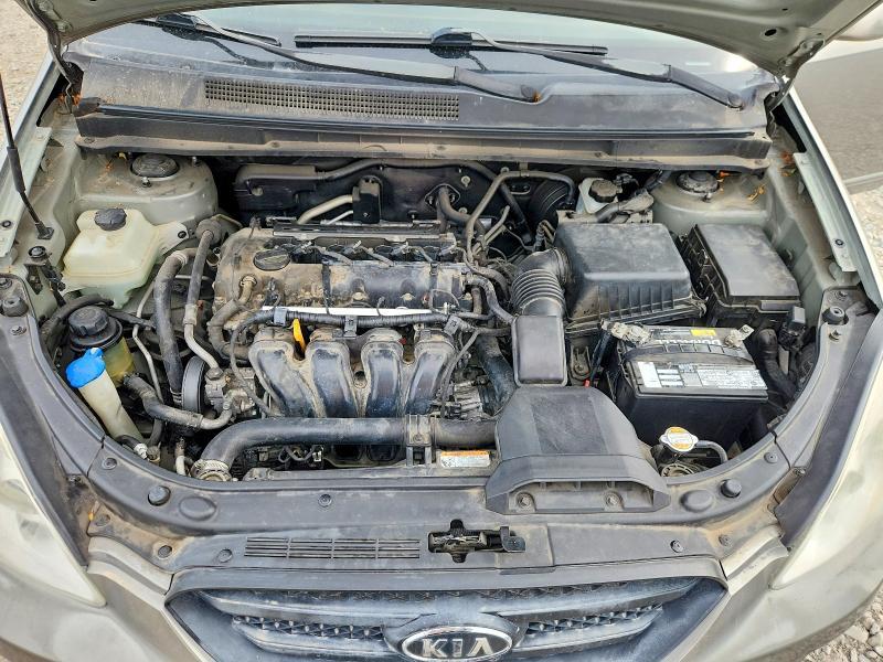 2009 KIA Rondo Base