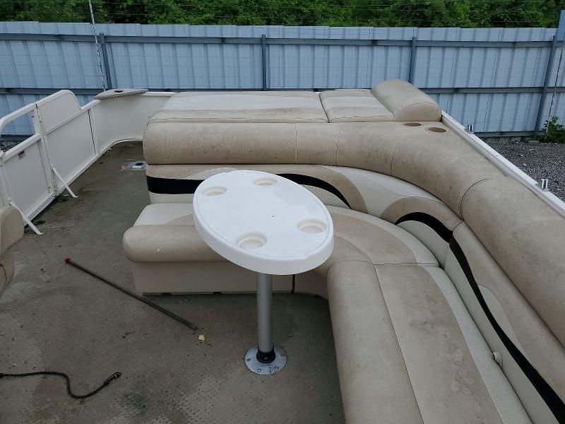 2009 Legend Craft 24RE-Boat