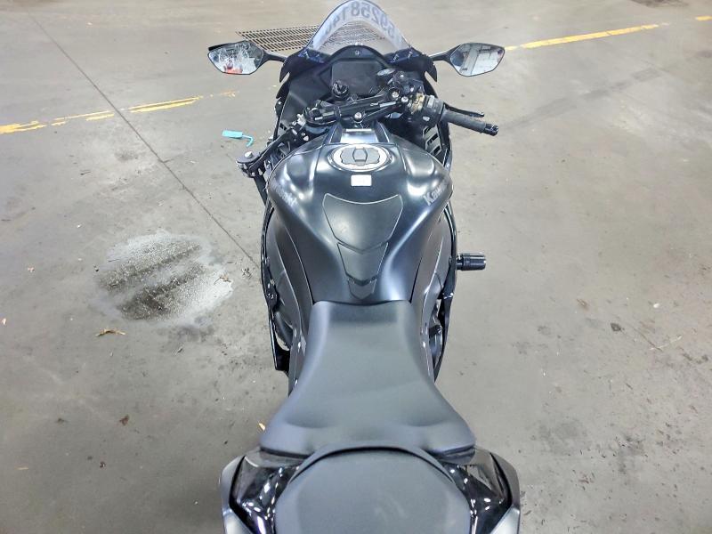 2025 Kawasaki ZX1002 L