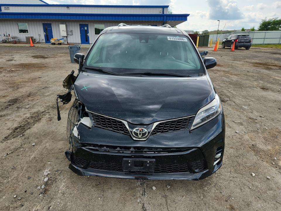 2018 Toyota Sienna se 8-passenger