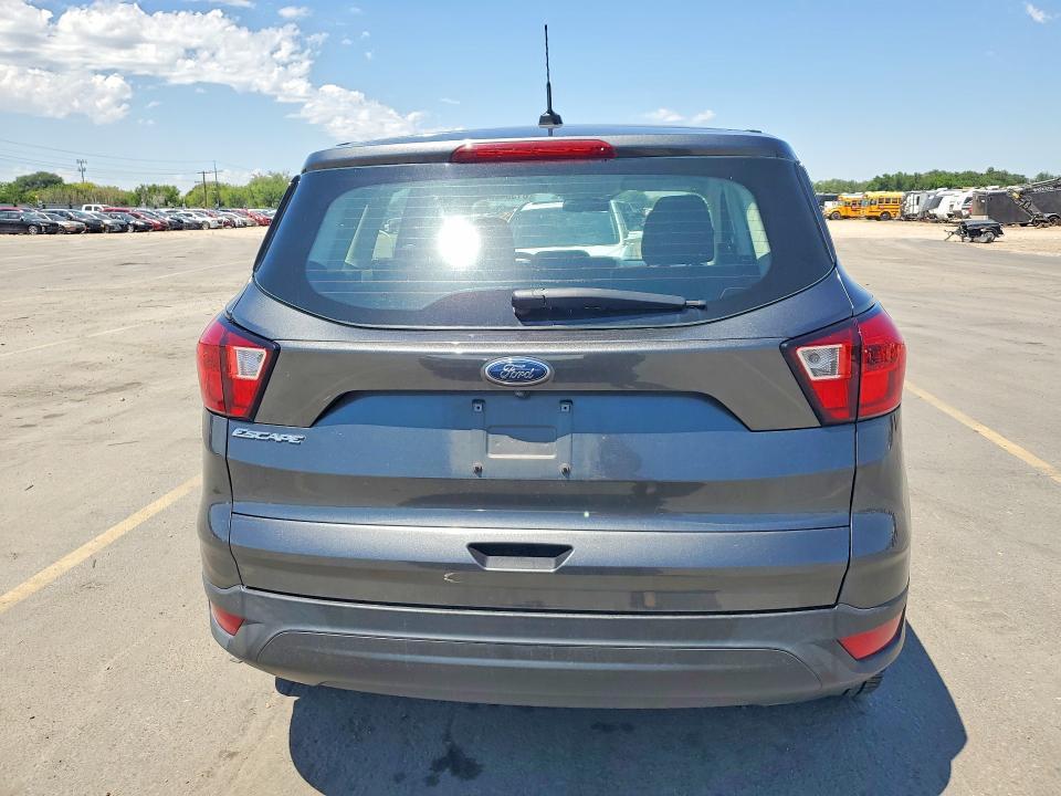 2019 Ford Escape s