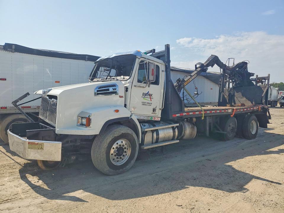 2015 Western Star 2015 Western Star 4700 LOG Loader Truck