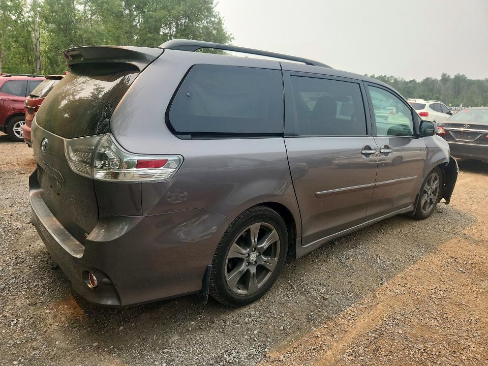 2017 Toyota Sienna se