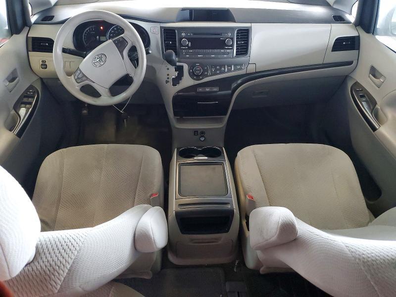 2013 Toyota Sienna le