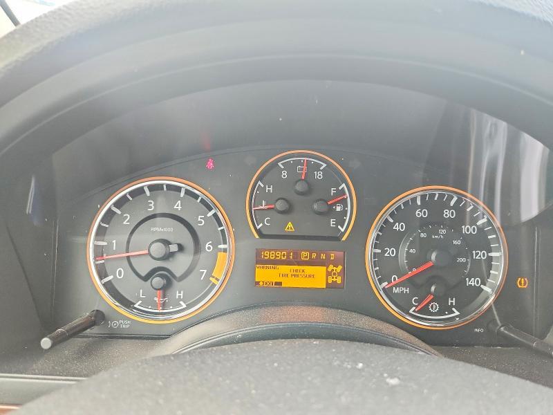 2011 Nissan Armada sv