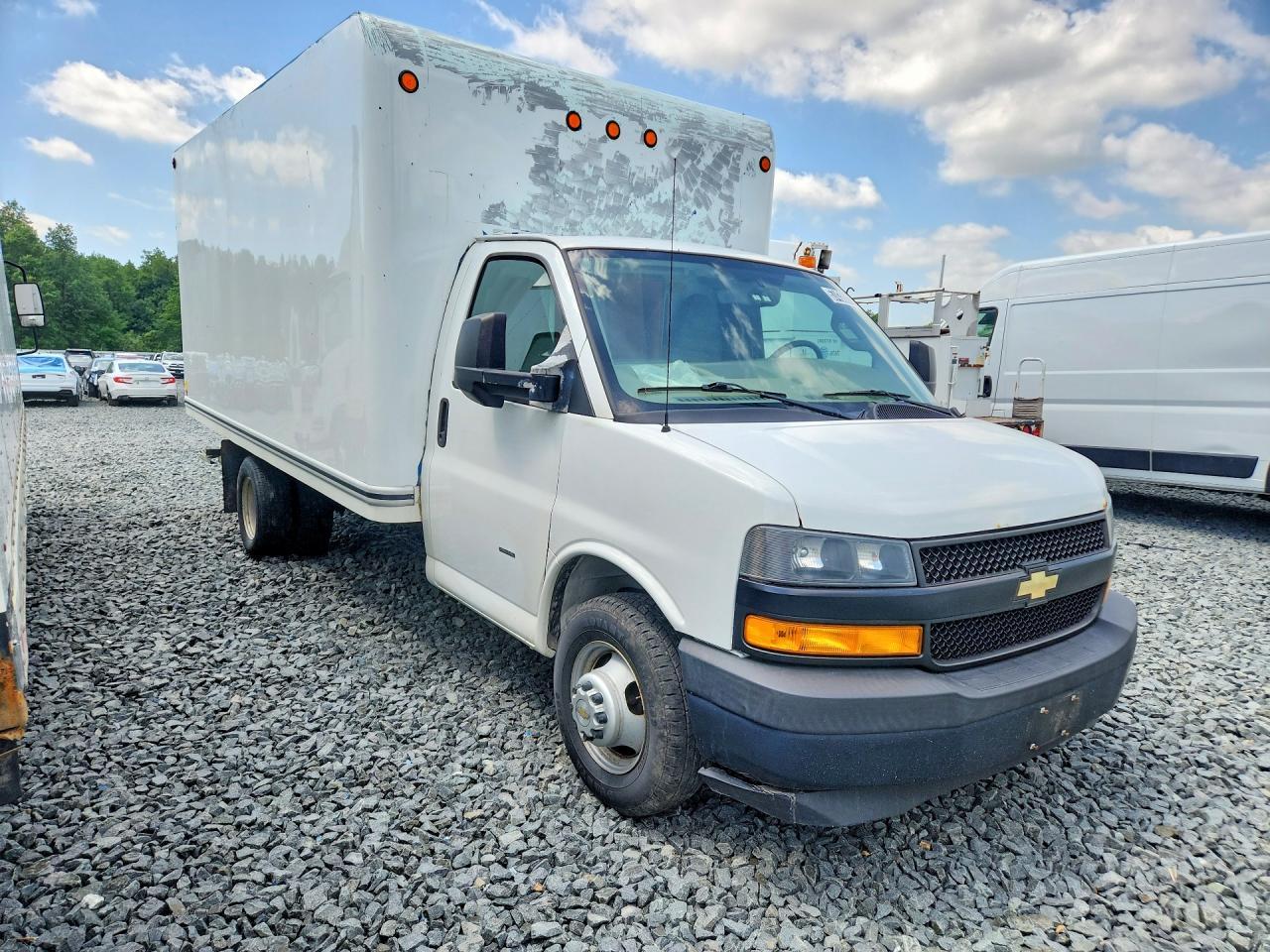 2018 Chevrolet Express G3500 BOX Truck