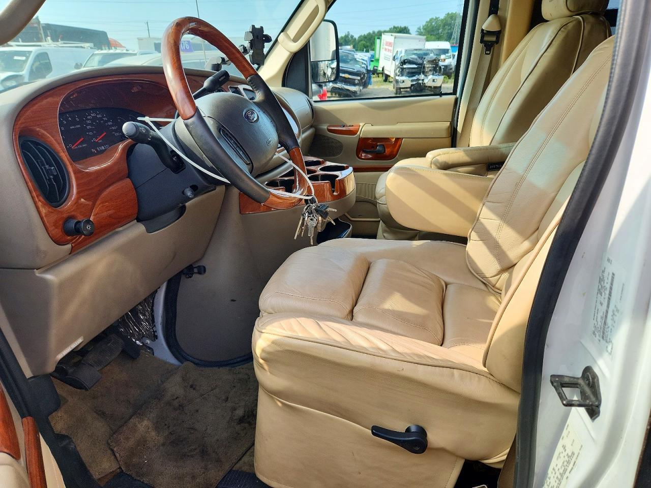2006 Dynamax 2006 Ford E450 RV