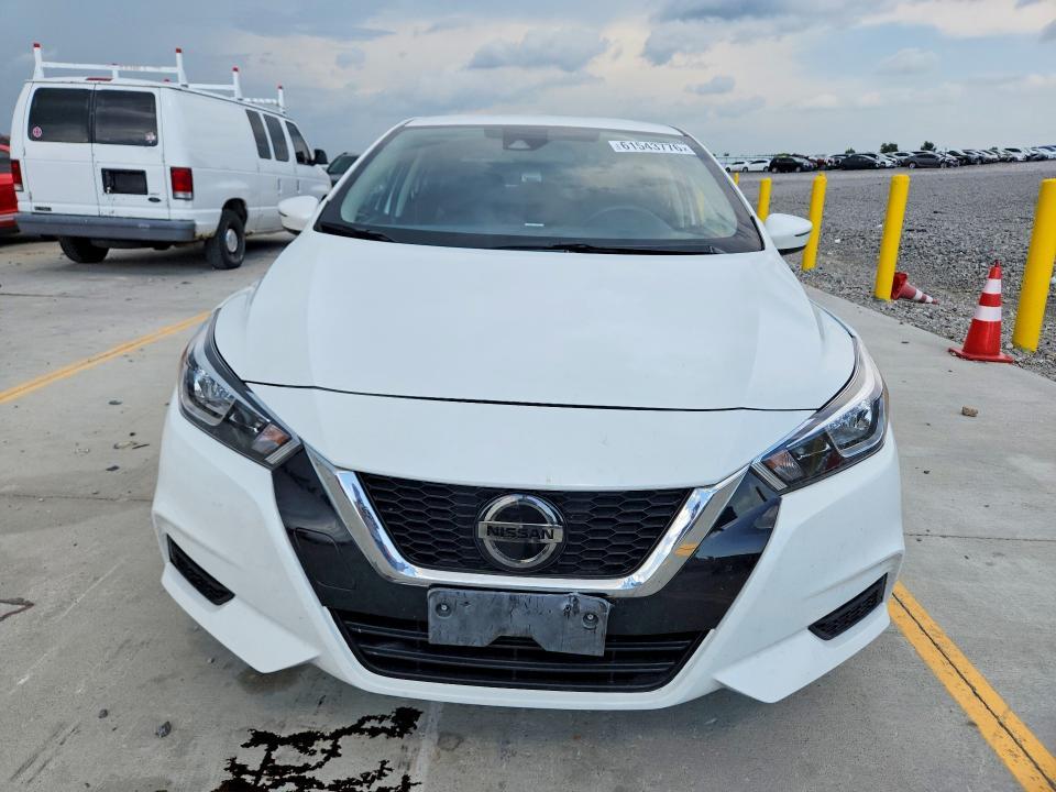 2021 Nissan Versa sv