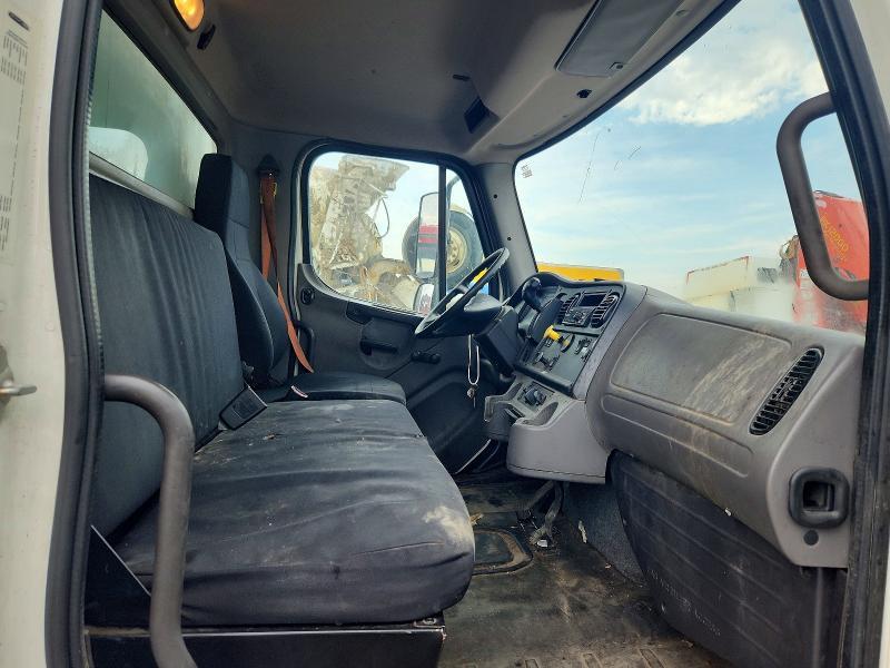 2020 Freightliner Business Class M2 BOX Truck