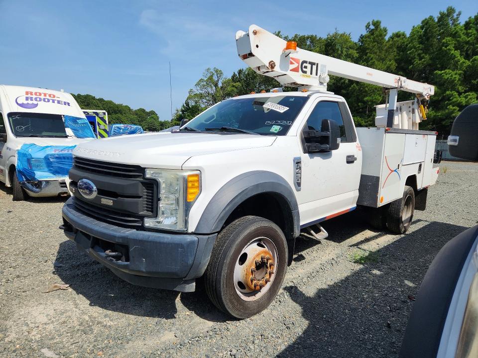 2017 Ford F450 Super Duty Bucket Truck