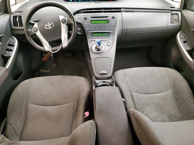 2010 Toyota Prius iii