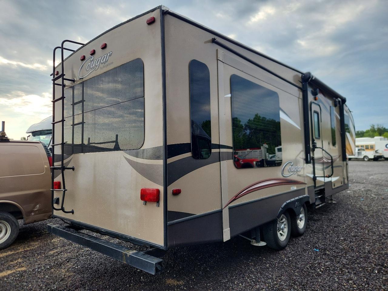 2015 Keystone Cougar Camper