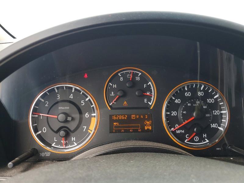 2011 Nissan Titan sv