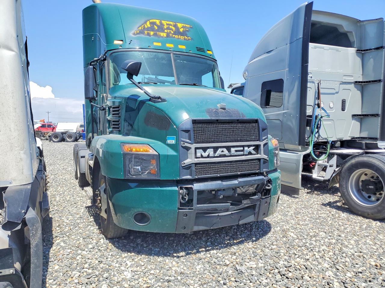 2020 Mack Anthem Semi Truck