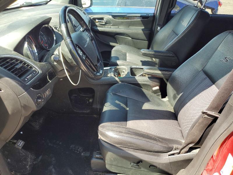 2014 Chrysler Town & Country s