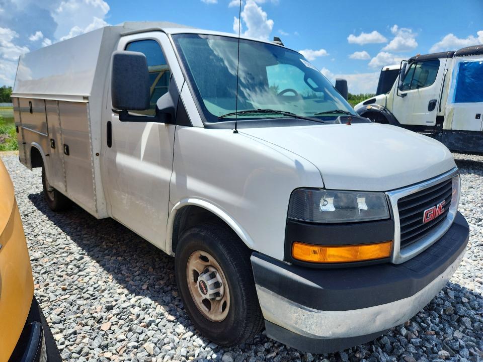 2022 GMC Savana Cutaway G3500