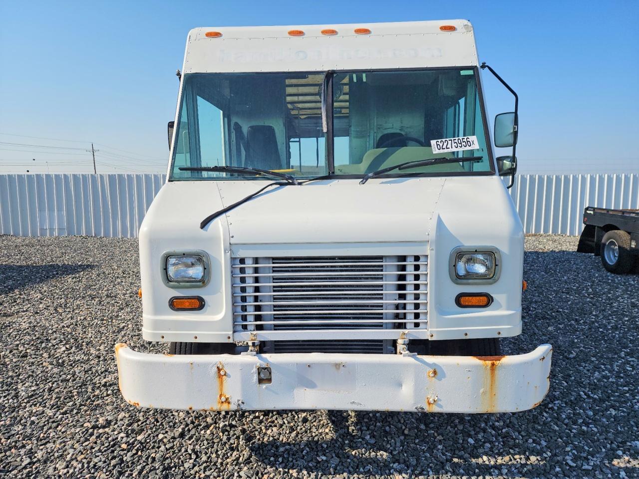 2006 Frht - Freightliner 2006 Freightliner MT45G Chassis Delivery Truck