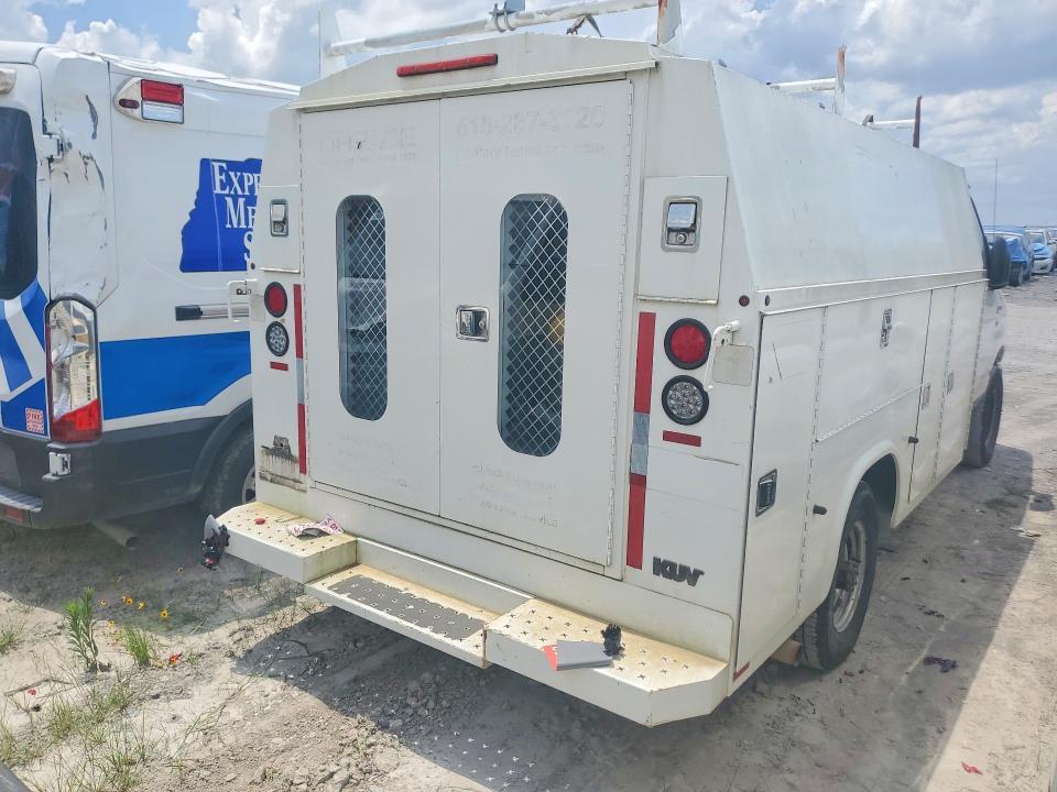 2013 Ford Econoline E350 Super Duty Cutaway Van