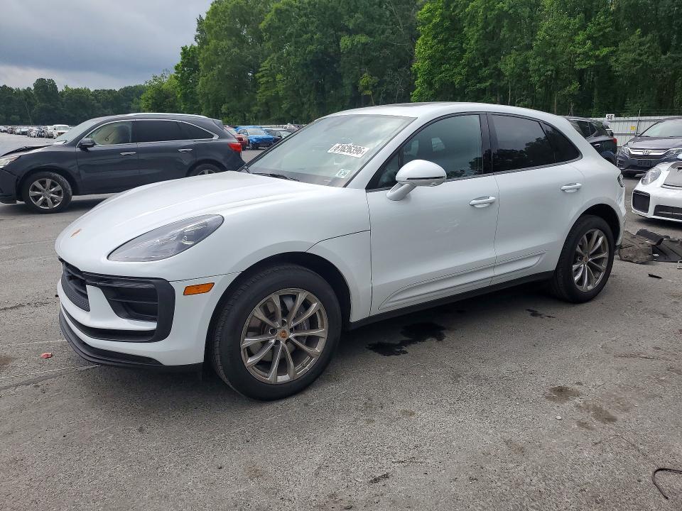 2023 Porsche Macan Base