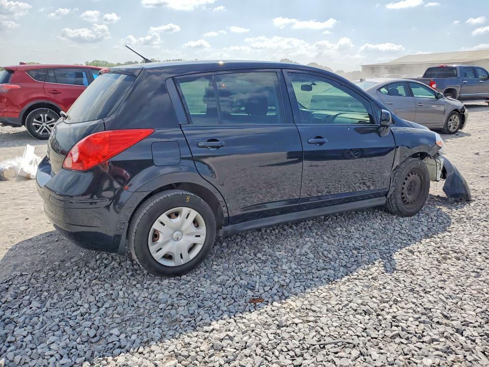 2011 Nissan Versa 1.8 s