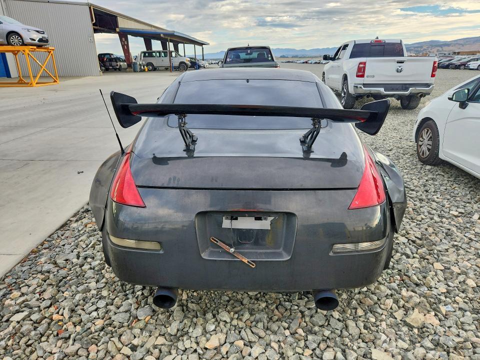 2005 Nissan 350z Base