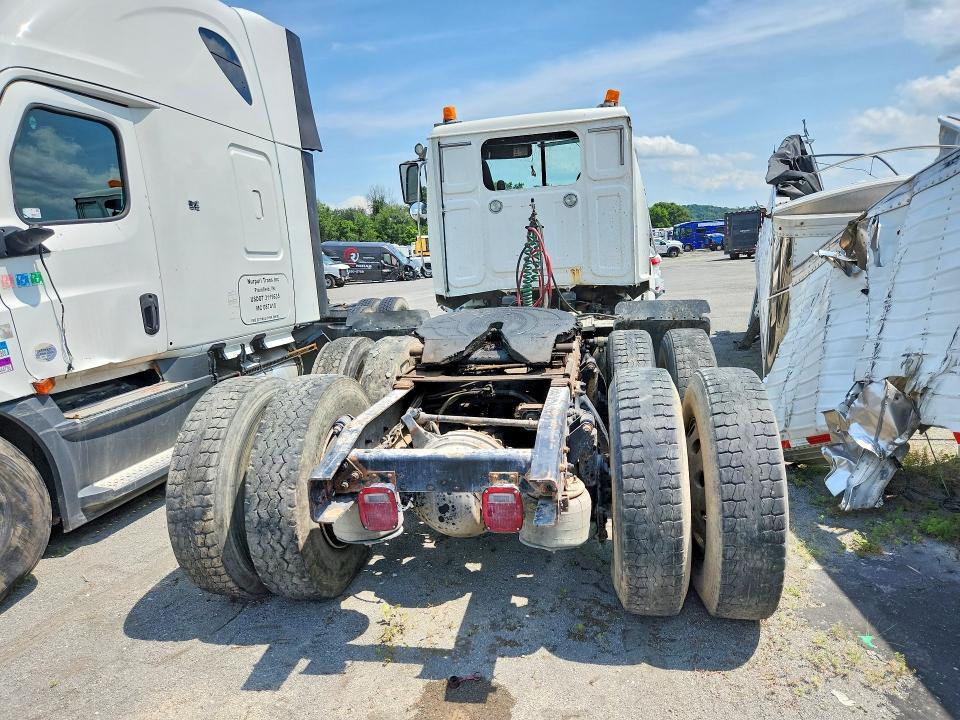 2019 Western Star 2019 Western Star 4700 Semi Truck