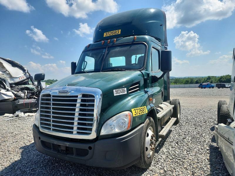 2018 Freightliner Cascadia 113