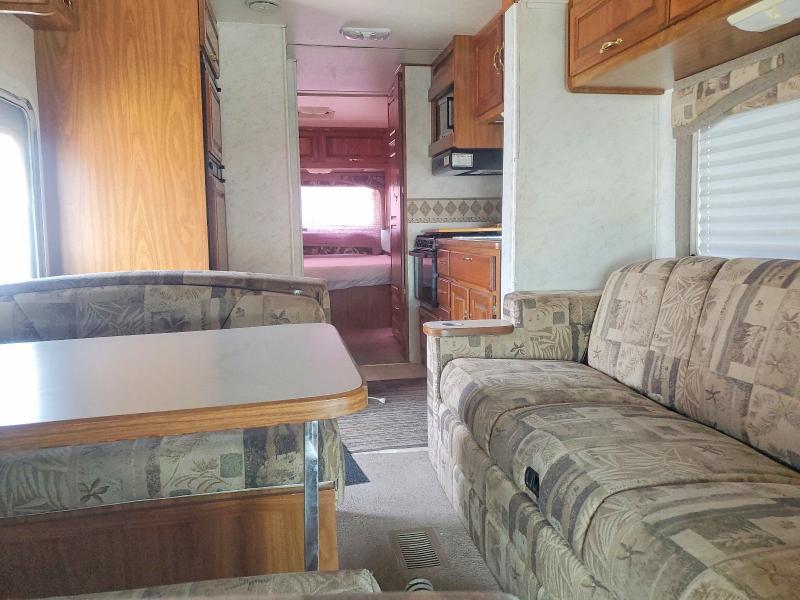 2002 Fourw 2001 Ford Chaeteau RV