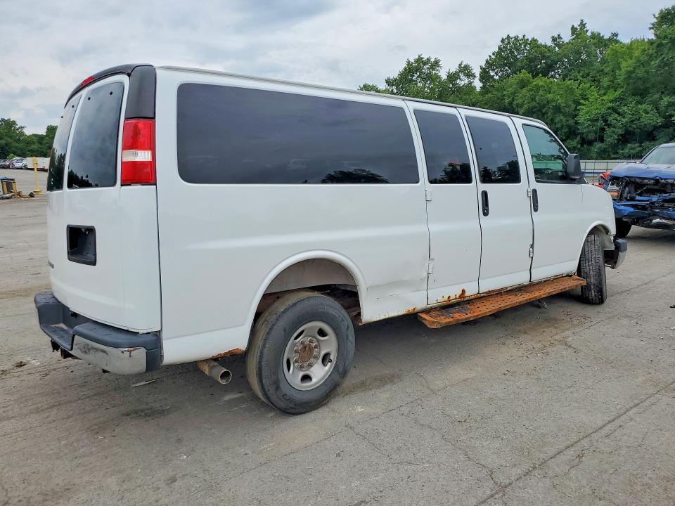 2017 Chevrolet Express 35