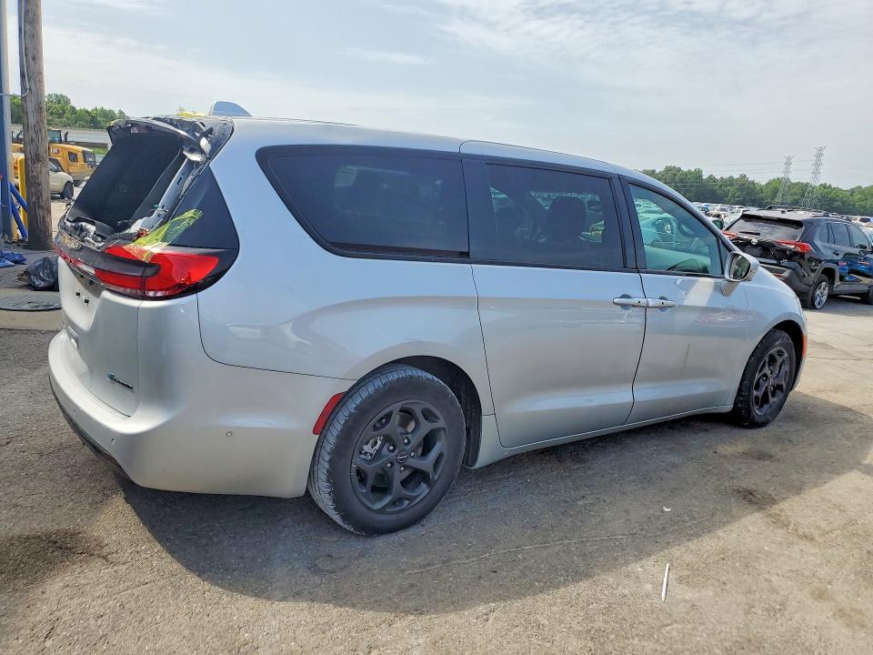 2022 Chrysler Pacifica Hybrid Limited