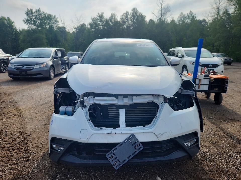 2019 Nissan Kicks s