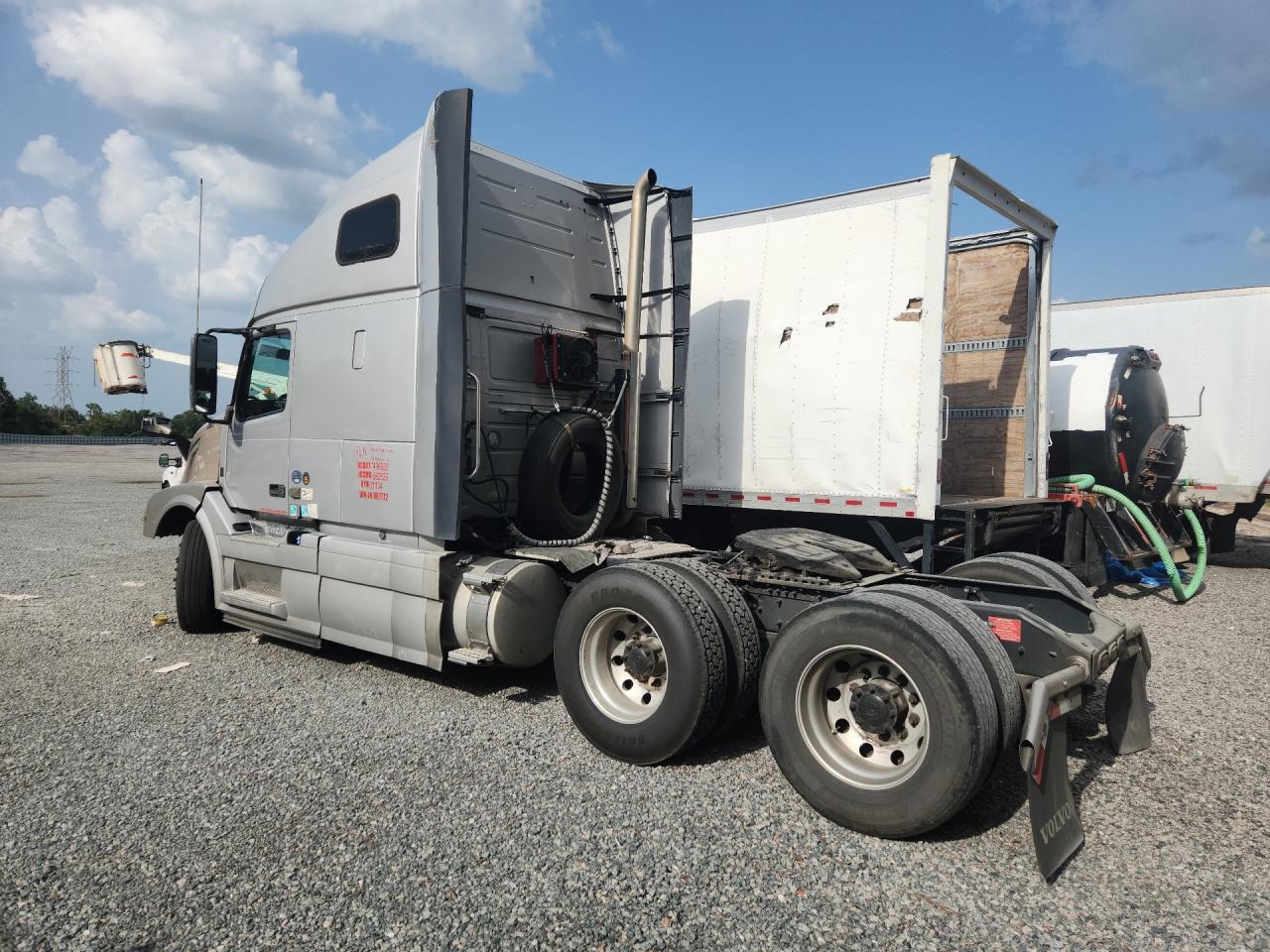 2018 Volvo VNL Semi Truck