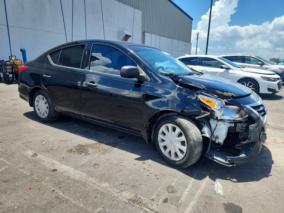 2015 Nissan Versa 1.6 s