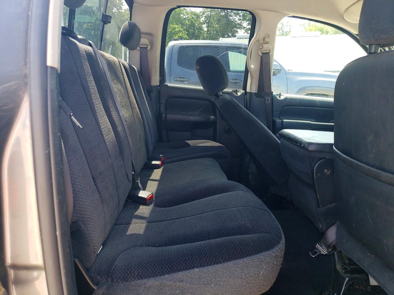 2004 Dodge RAM 1500 ST