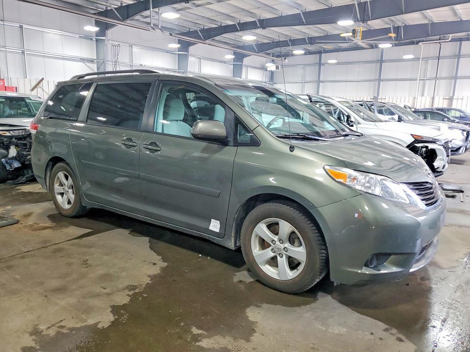 2011 Toyota Sienna le