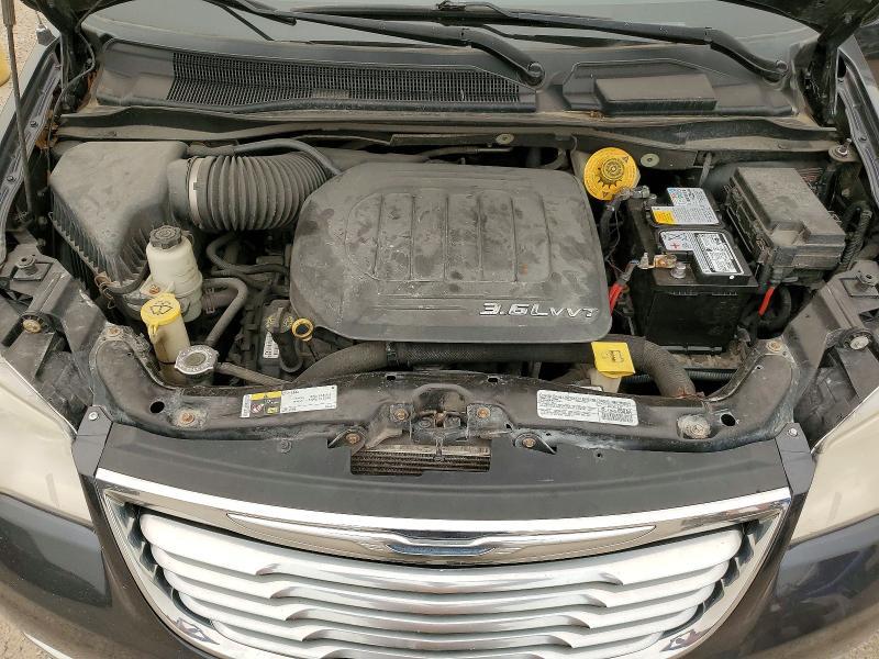 2014 Chrysler Town & Country Touring l