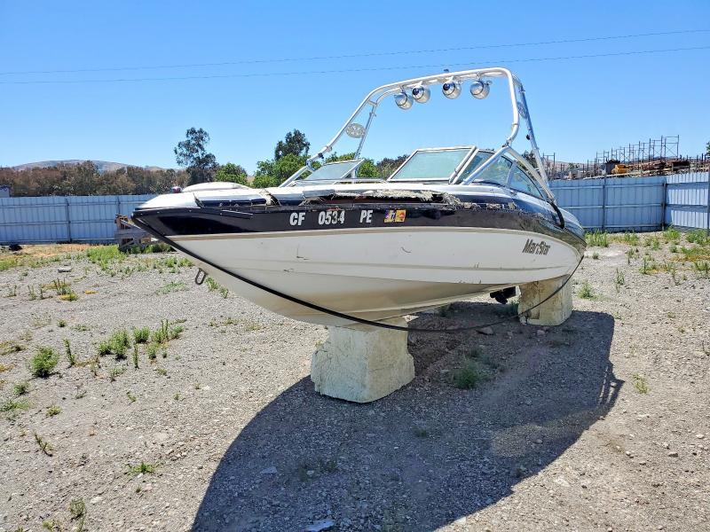 2001 Boat Mastercraf