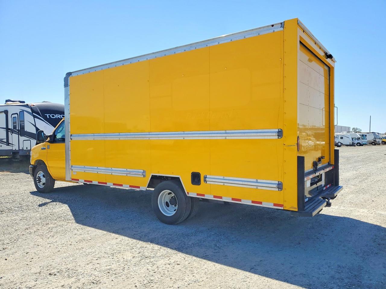 2022 Ford E350 BOX Truck