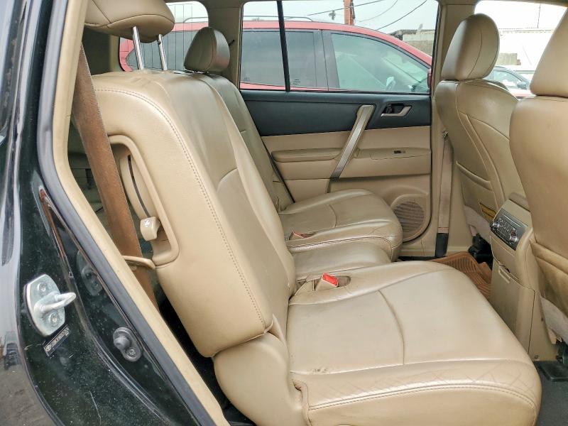 2013 Toyota Highlander se
