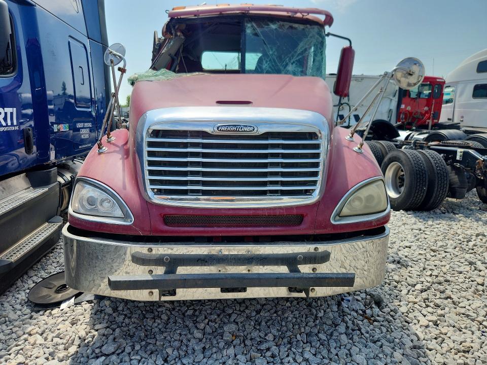 2002 Freightliner Columbia 120 Semi Truck