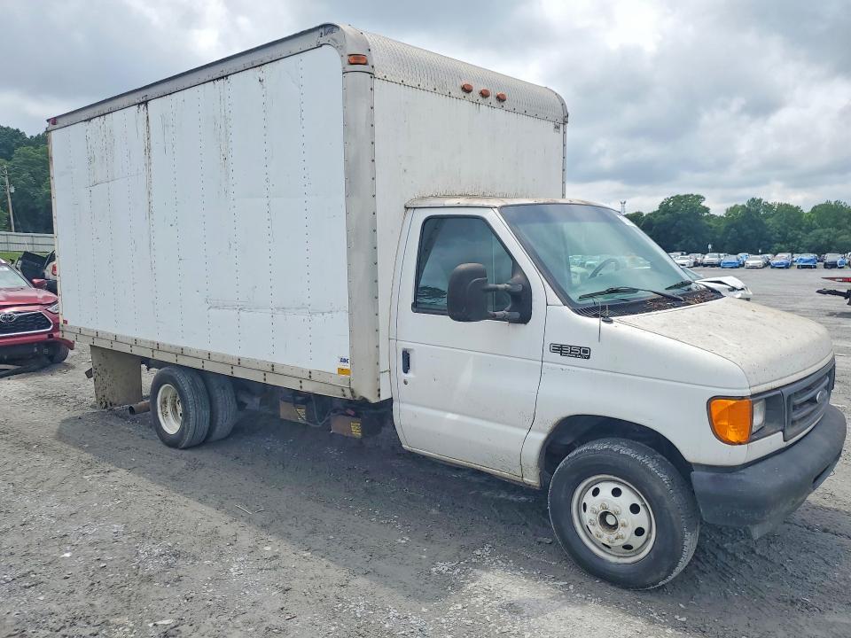 2004 Ford E350 BOX Truck
