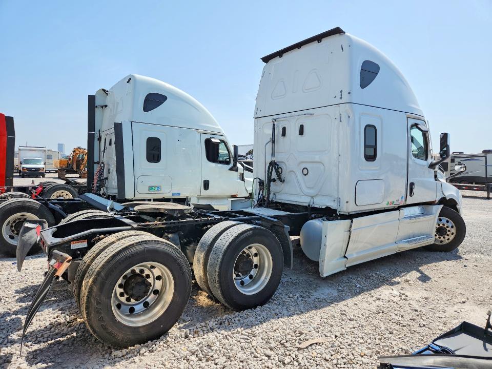 2021 Freightliner Cascadia 126 Semi Truck